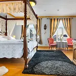 Sandtorgholmen - Western Signature Collection